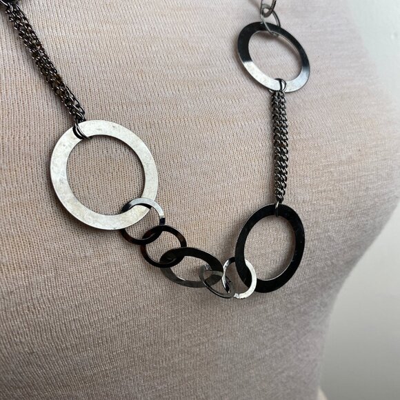 Gray Metal O Ring Chain Link Necklace 35-37" Mod Gogo - Picture 3 of 5